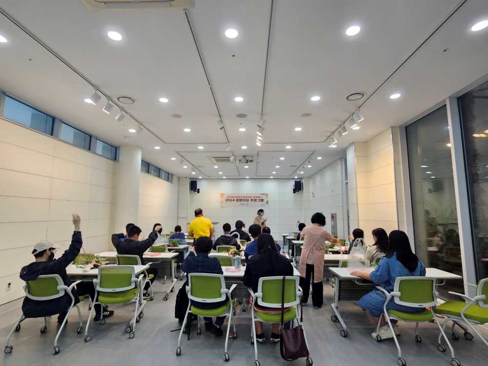 ▲지난해 정원치유 프로그램(마인드가이닝) ⓒ순천시