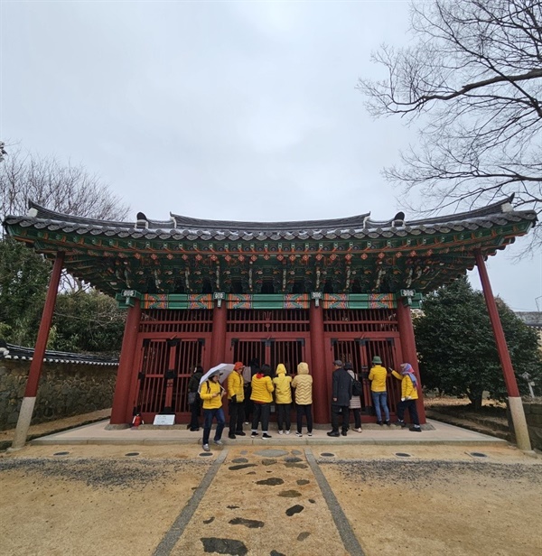▲고소대 2개의 보물여수 통제이공수군대첩비와 여수 타루비가 있는 고소대 ⓒ박귀단