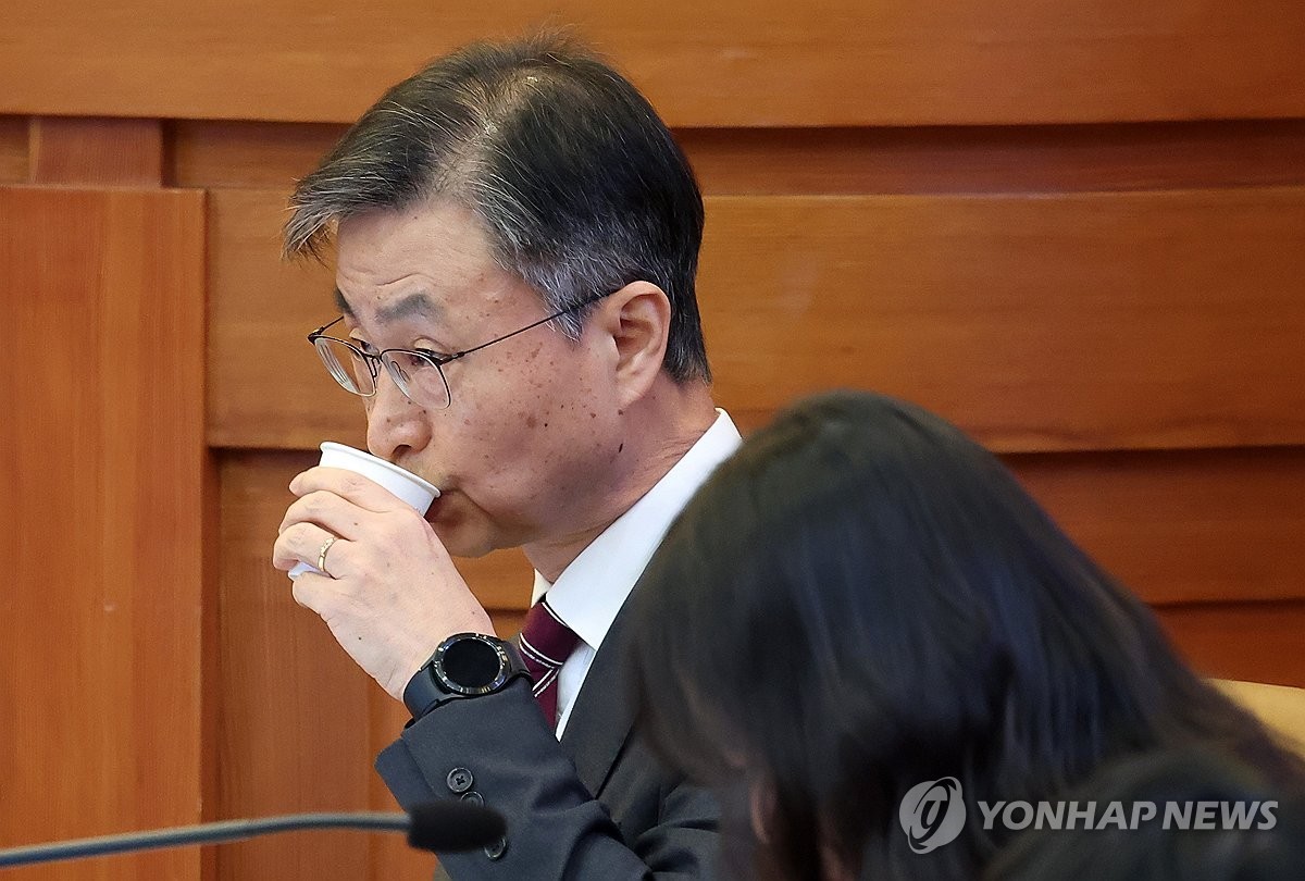 ▲ 변론기일 출석한 최재해 감사원장(서울=연합뉴스) 이진욱 기자 = 최재해 감사원장이 12일 서울 종로구 헌법재판소에서 열린 탄핵심판 첫 변론기일에 출석해 있다. 2025.2.12 [공동취재] cityboy@yna.co.kr