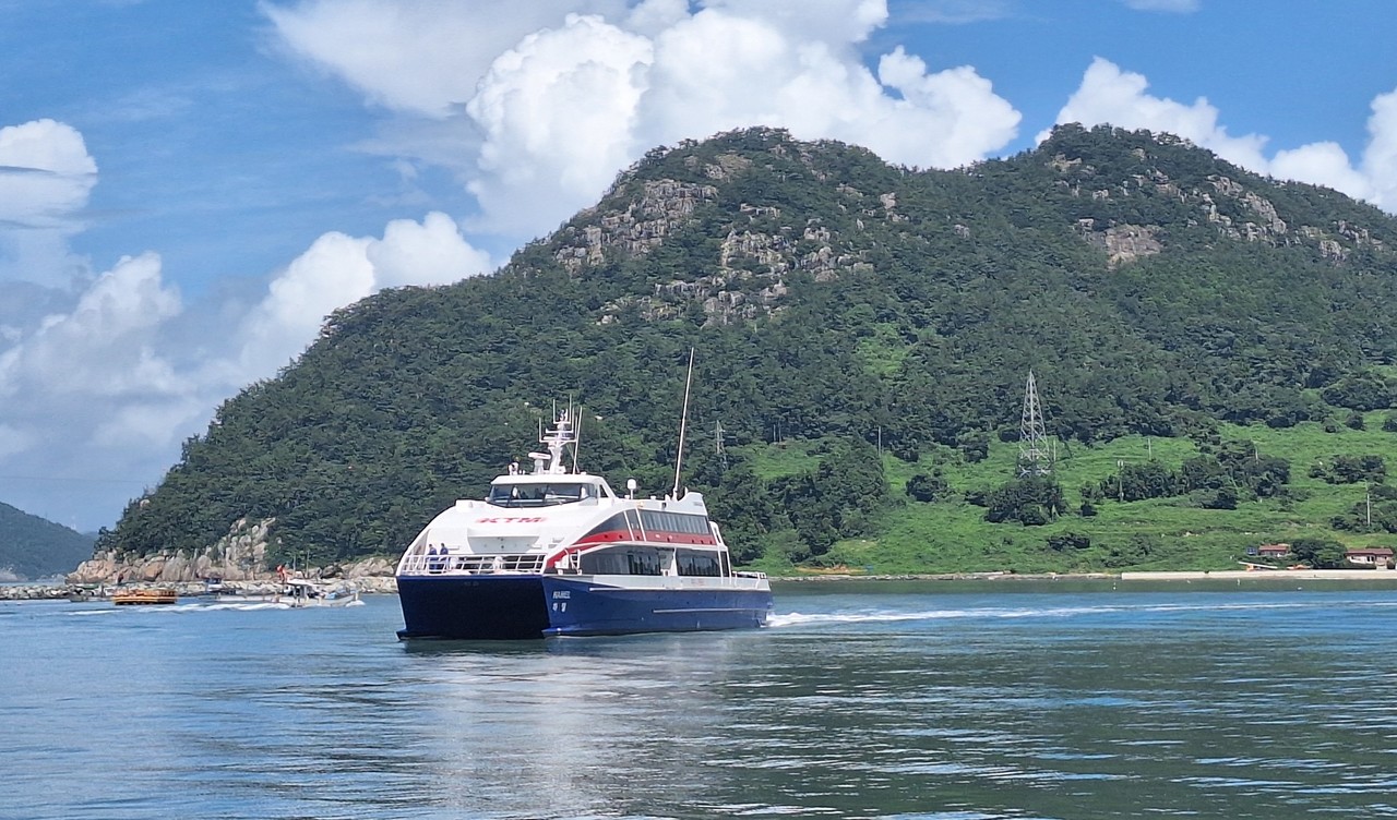 ▲여객선 반값 운임지원- 하멜호(여수-거문도 운항) ⓒ전라남도