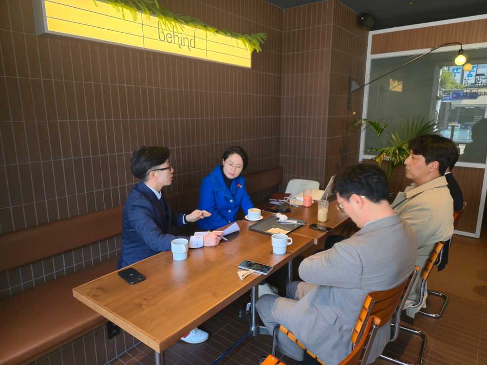 ▲19일 다각적인 소상공인 지원 방안을 모색하기 위해 차담회 개최 ⓒ여수시의회