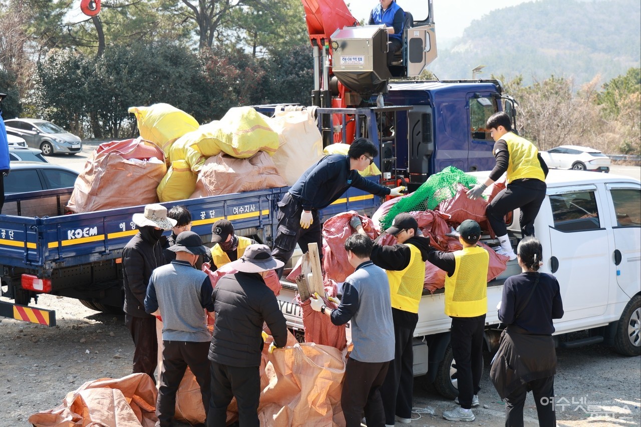▲ 쓰레기가 무려 529키로 수거 ⓒ허재구 제공