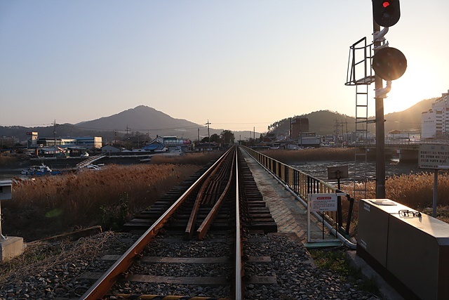 ▲조정래의 소설 에서 염상구가 깡패 왕초와 담력 겨루기 시합을 벌였던 벌교 '철다리' 모습 ⓒ오문수