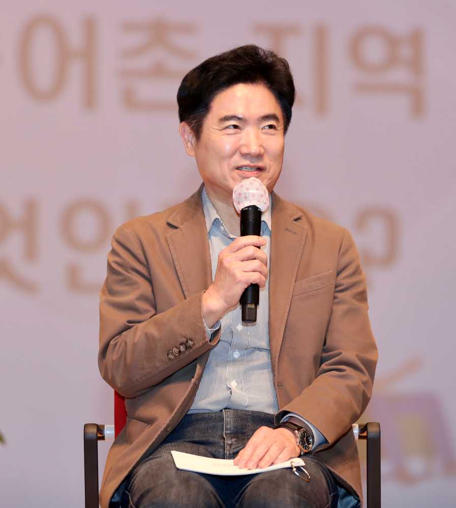 ▲‘교육감과 소통의 시간’에서 김대중 전남교육감이 교육격차 해소 방안에 대해 이야기 하고 있다. ⓒ전라남도교육청