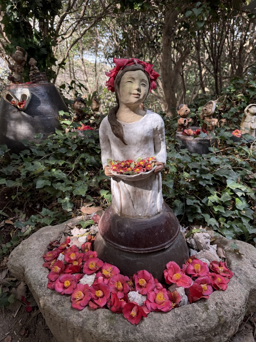 ▲동백꽃 여인 눈웃음에 한 컷 ⓒ김용자