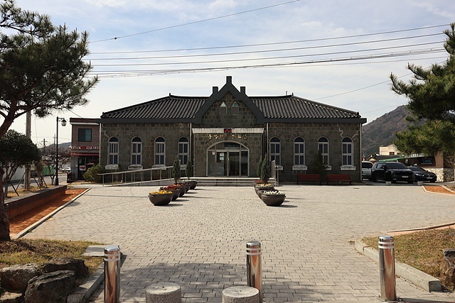 ▲옛 동강면 사무소를 개조해 사용하는 '동강역사문화관' 모습 ⓒ오문수