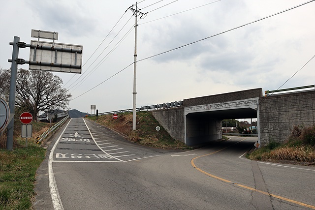 ▲고흥으로 가는 고속도로 주변에는 옛사람들이 이용했던 구도로가 잘 정비되어 걷기에 불편함이 없었다. 네이버 길찾기에는 도보여행자들을 위한 길안내 프로그램이 있어 걷기에 유익했다. ⓒ오문수