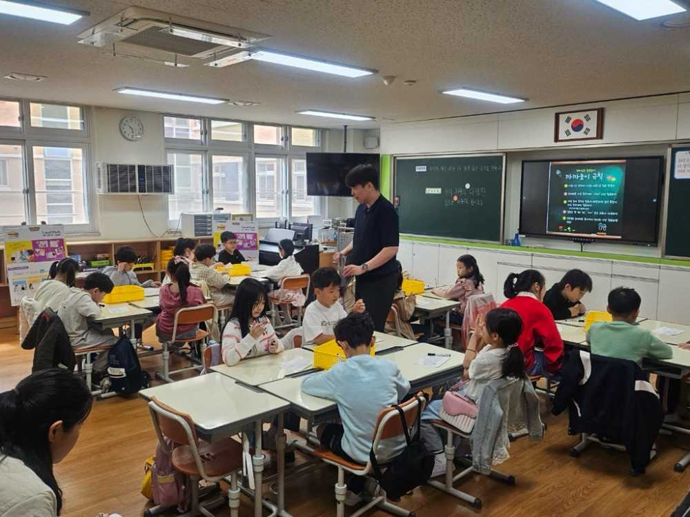 ▲전남초등교과교육연구회 연수회에서 ‘2030교실’ 수업 방향을 모색하기 위한 수업나눔이 진행되고 있다.  ⓒ전라남도교육청