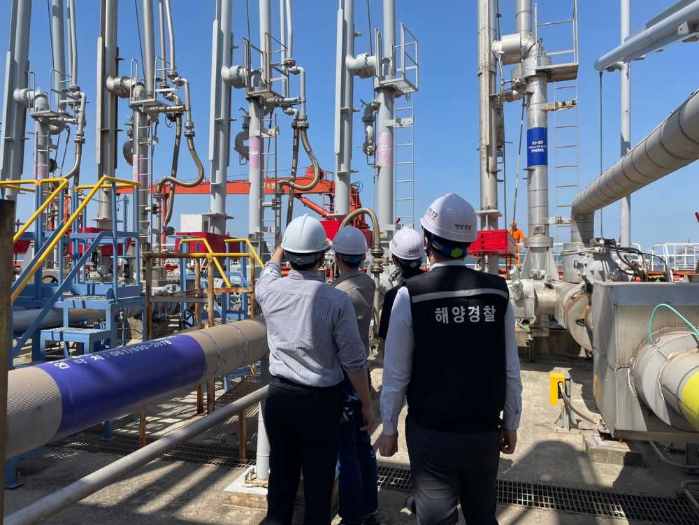 ▲ 대형 기름·유해액체물질 저장시설 및 하역시설 42개소 안전점검  ⓒ여수해양경찰서