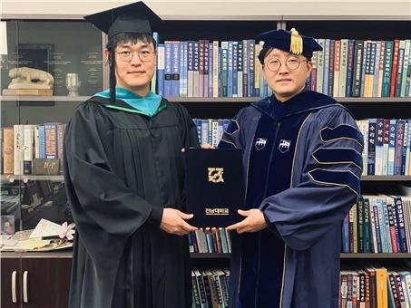 ▲왼쪽 손성훈 박사, 오른쪽 정석희 교수 ⓒ전남대학교