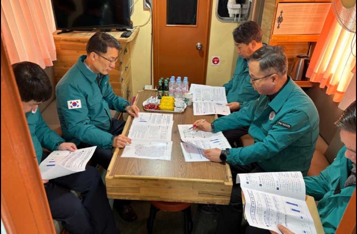 ▲해양수산부에 이상수온 피해 최소화를 위한 대응방안을 건의하고 있다. ⓒ여수시