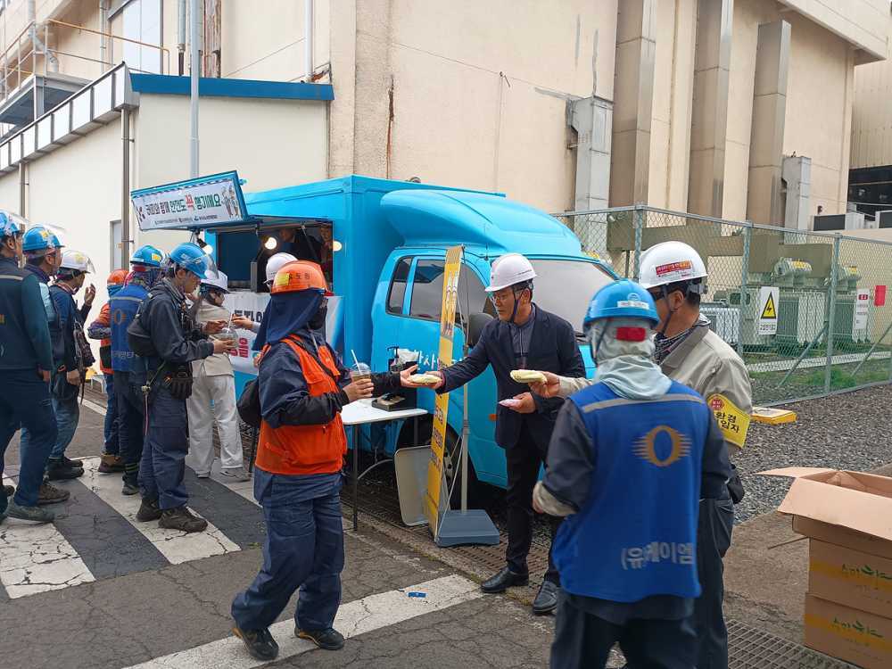 ▲여수시노사민정협의회-전국플랜트건설노조 여수지부 산재예방 및 안전문화 확산 캠페인 전개 ⓒ여수시