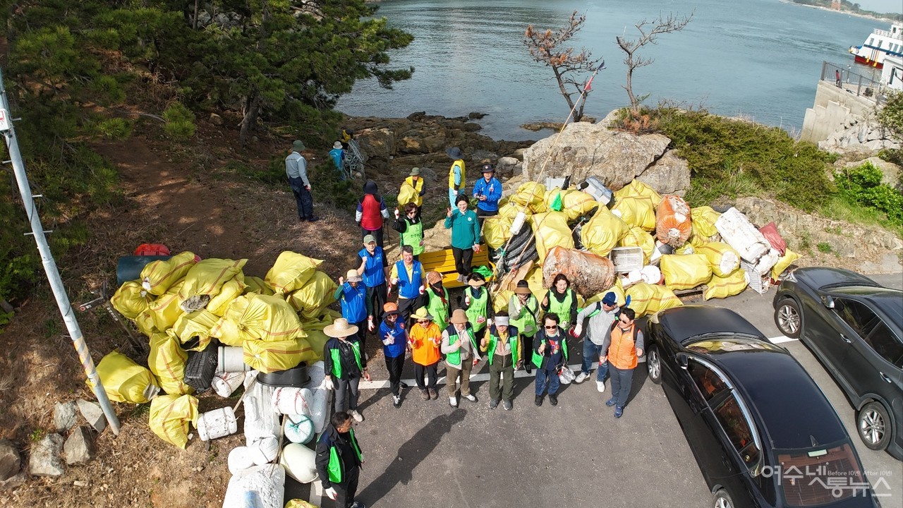 ▲ 해양정화 활동후 수북히 쌓인 쓰레기 ⓒ정종현