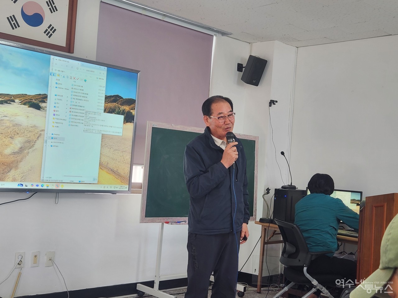 ▲ 심재수 전위원이 이충무공 역사에 대한 강연을 하고 있다 ⓒ정종현