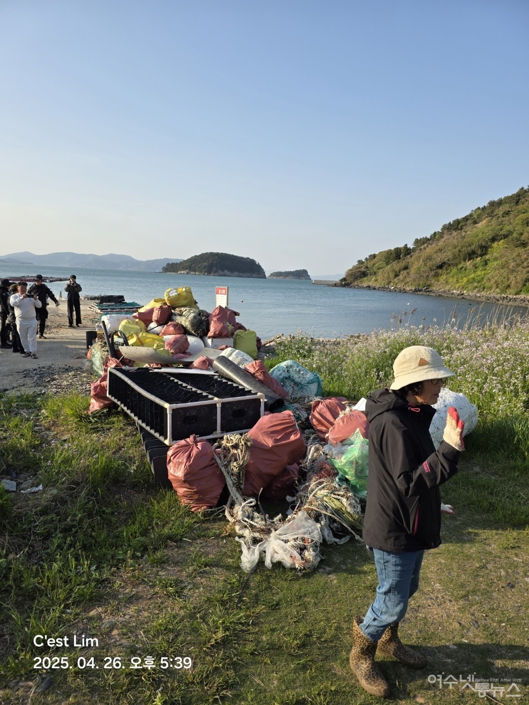 ▲ 바다愛진심’ 회원들이 수거한 해양쓰레기 ⓒ박근호 제공