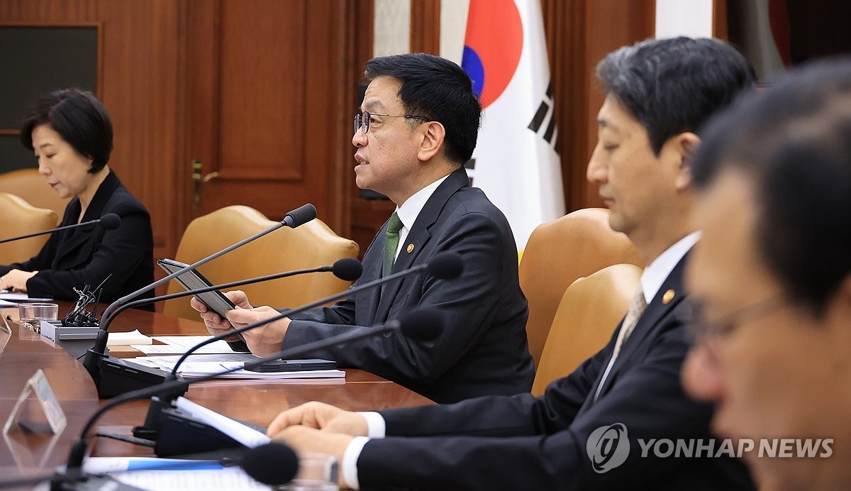 ▲  발언하는 최상목 부총리(서울=연합뉴스) 최재구 기자 = 최상목 부총리 겸 기획재정부 장관이 1일 서울 종로구 정부서울청사에서 열린 경제관계장관회의 겸 산업경쟁력강화 관계 장관회의에서 발언하고 있다. 2025.5.1 jjaeck9@yna.co.kr