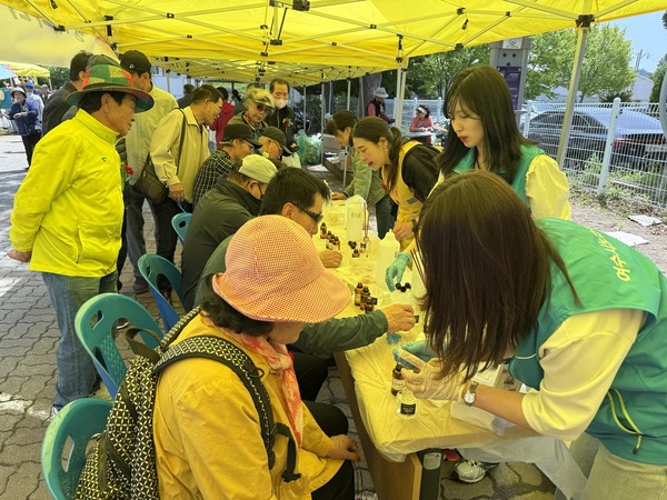 ▲ 향기따라 피어나는 작은행복 - 디퓨져 체험