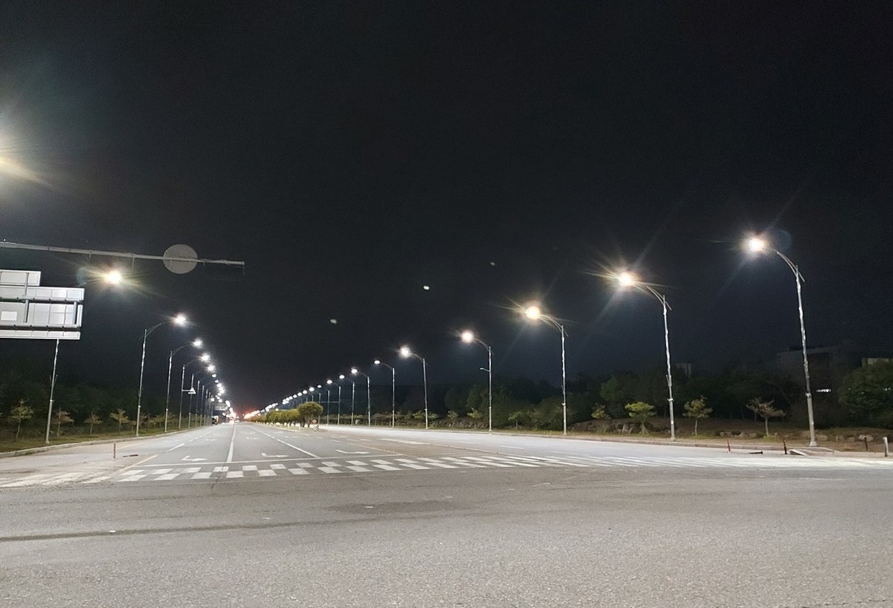 ▲율촌제1산단 일원 가로등 ⓒ여수시