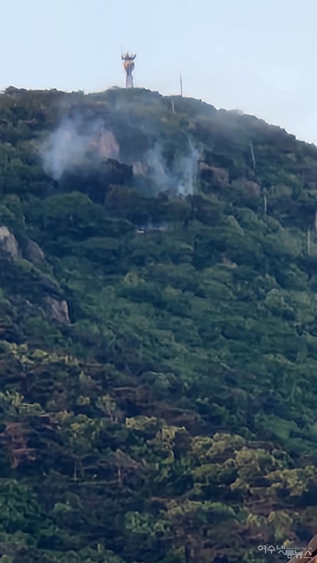 ▲ 11일 오후 여수 흥국사 도솔암에서 화재가 발생해 법당과 요사채가 소실됐다 ⓒ주종섭