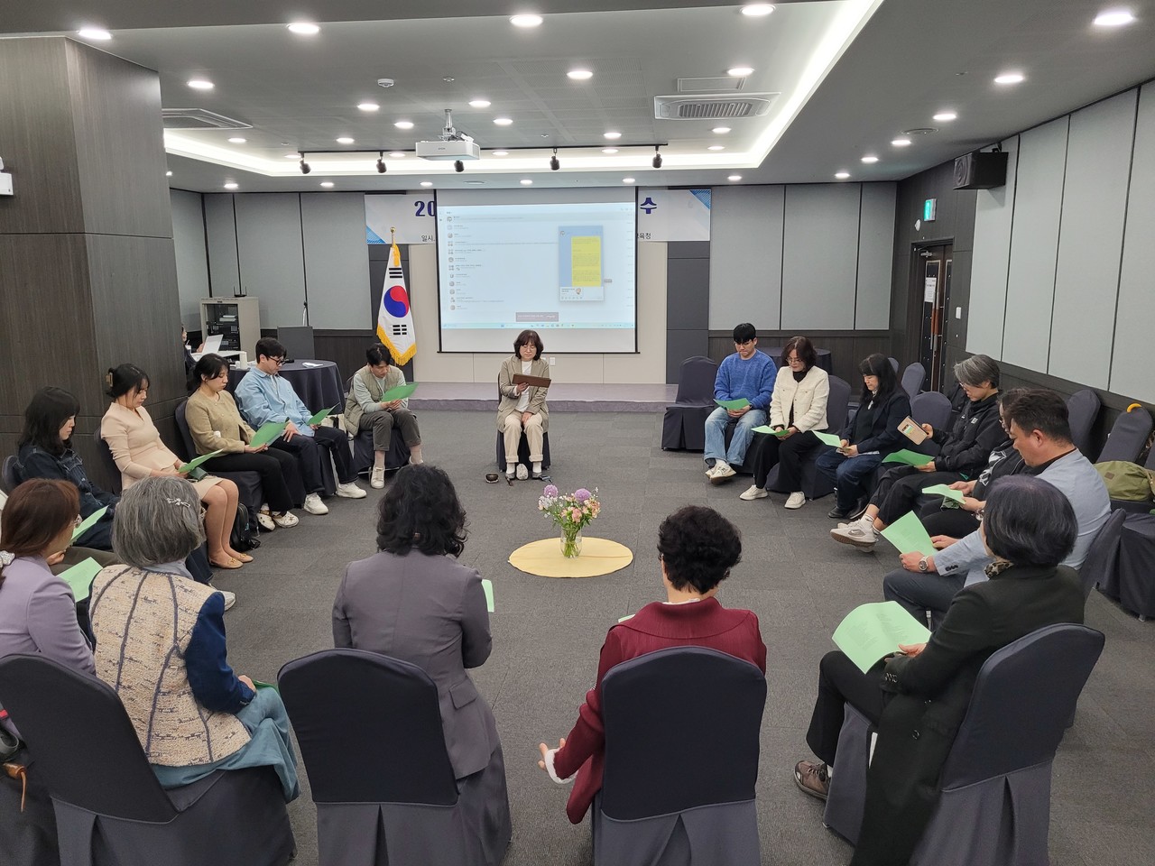 ▲9일 나주웨스턴호텔에서 ‘더공감 다좋은 생활교육 연구회’ 역량강화 연수가 진행되고 있다.  ⓒ전라남도교육청