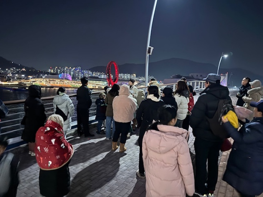 ▲지난해 실시된 ‘아쿠아리움과 함께하는 한밤의 산책’ 모습 ⓒ여수시