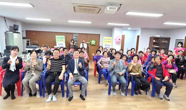 ▲ 2025년 찾아가는 이동복지관 '신나는 해피데이' 단체사진