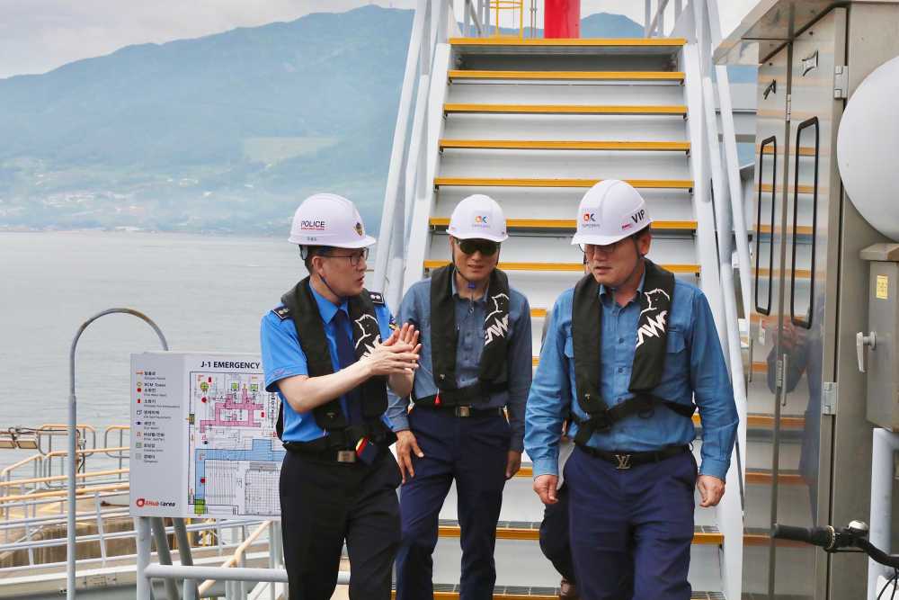 ▲여수해양경찰서장이 오일허브코리아 주요시설을 점검중 ⓒ여수해양경찰서
