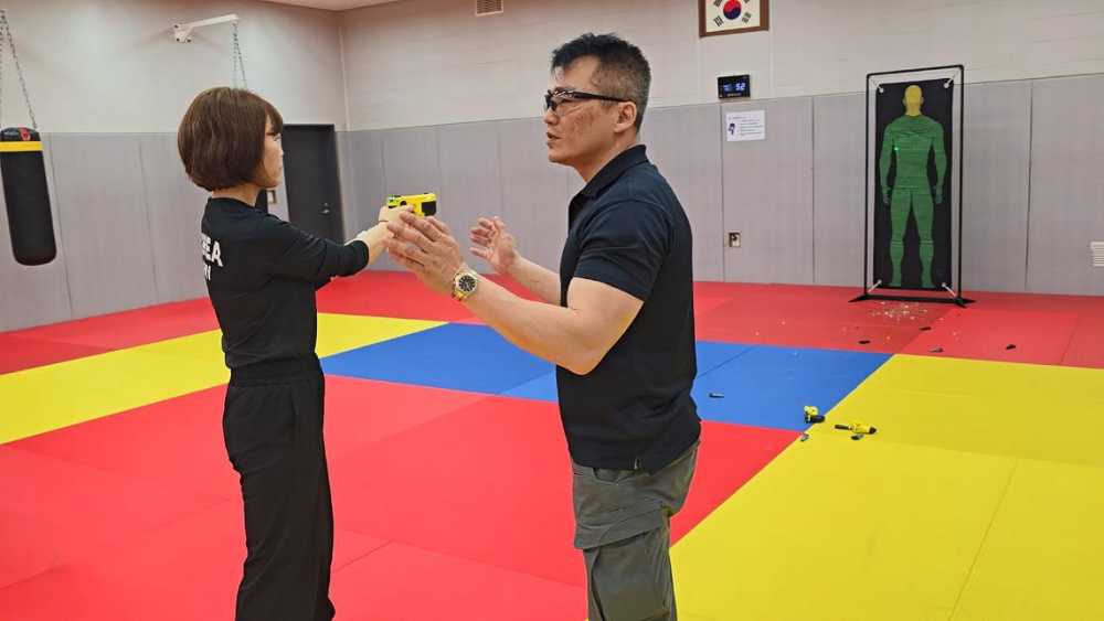 ▲ 테이저건 사용법 교육 ⓒ해양경찰교육원