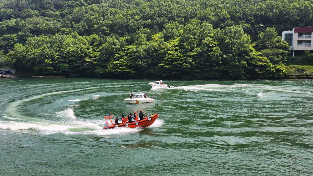 ▲ 충돌 후 도주선박 단속을 위한 추적 및 제압 장면 ⓒ해양경찰교육원
