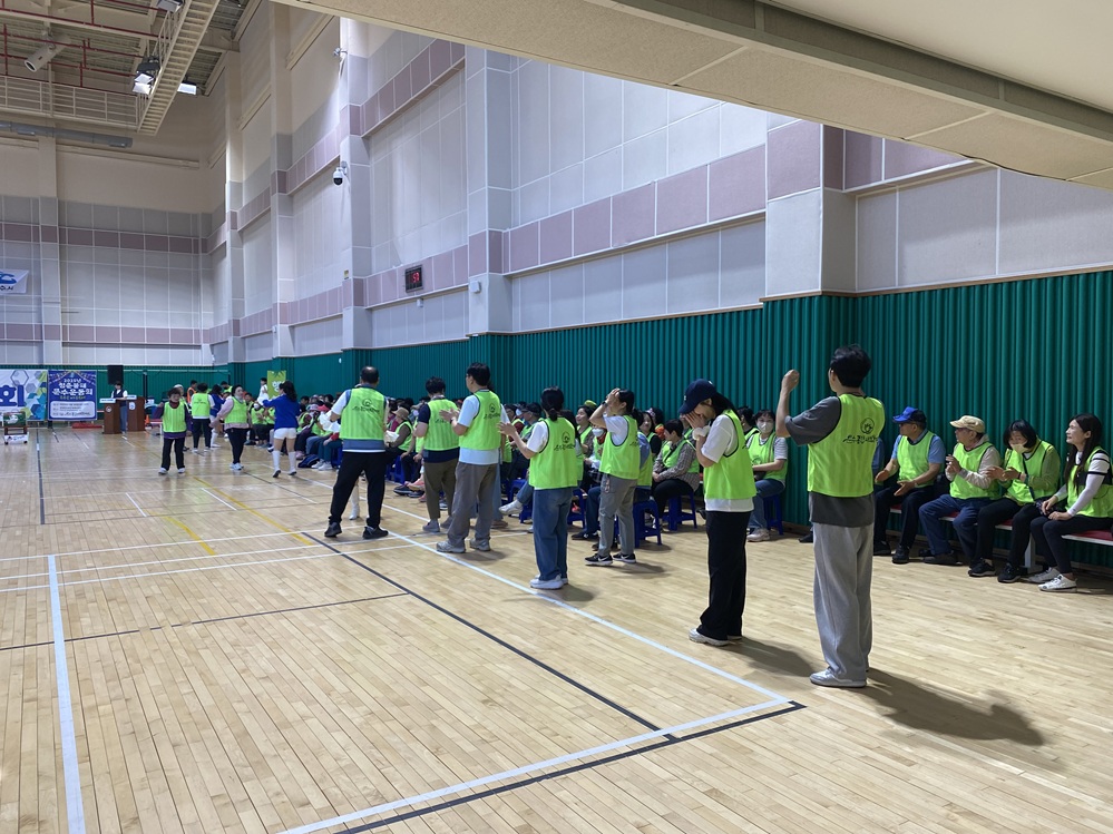 ▲ 행사진행을 돕고 있는 한영대학교 사회복지학과 학생들 ⓒ 한영대학교 사회복지학과