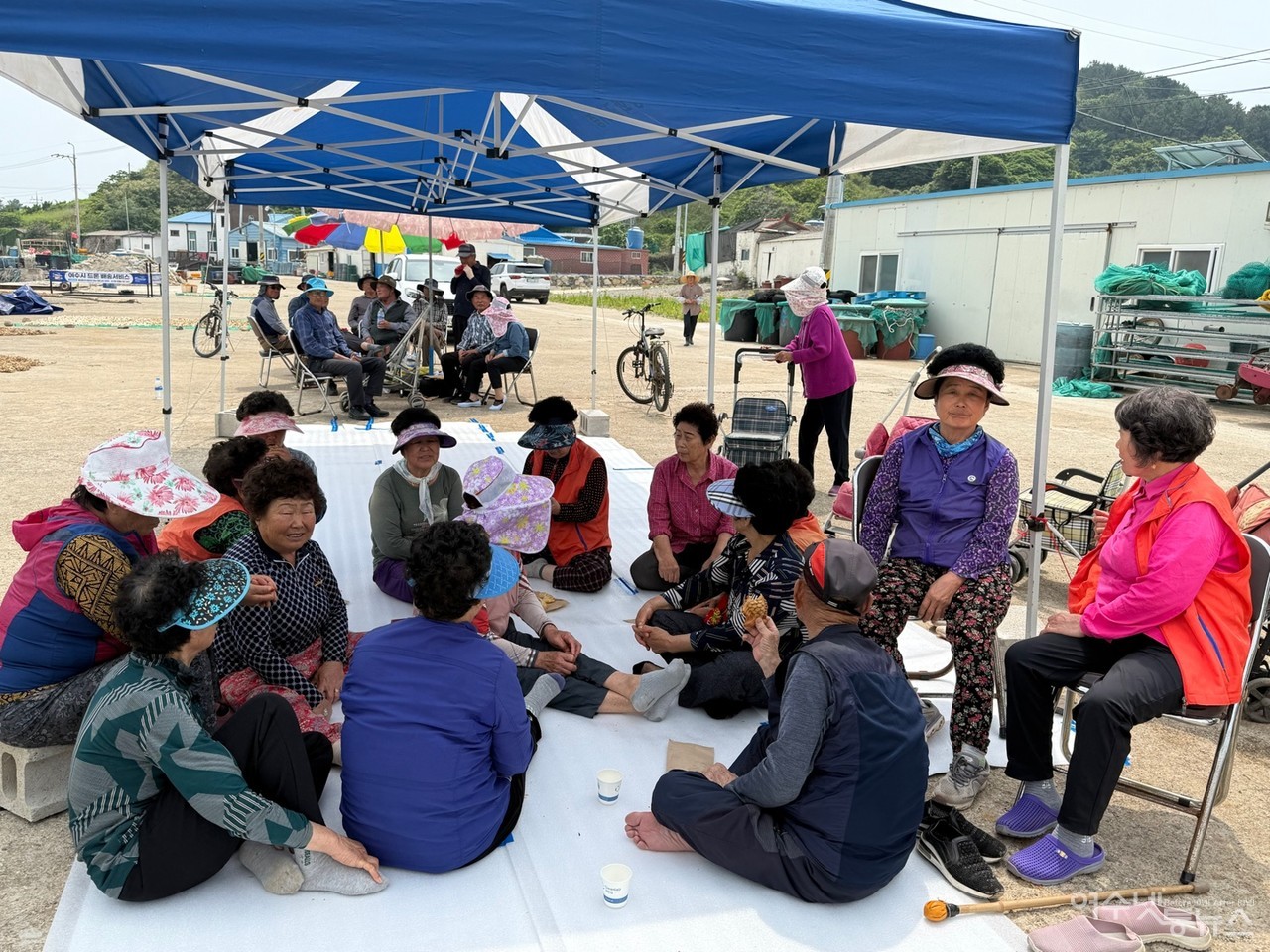 ▲ 사람이 그리운 횡간도 섬주민들 모습 ⓒ최은서