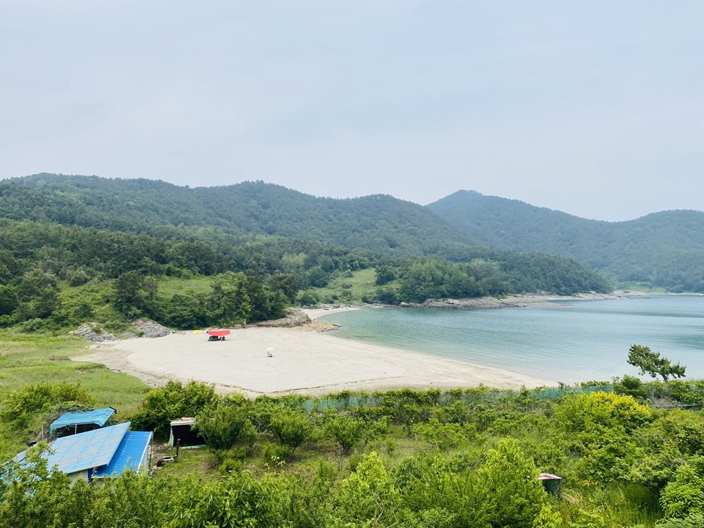 ▲ 깨끗해진 낭도 장사금해수욕장 ⓒ 한영대학교 사회복지학과