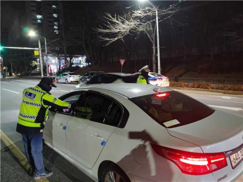 ▲음주 단속 모습 ⓒ여수경찰서