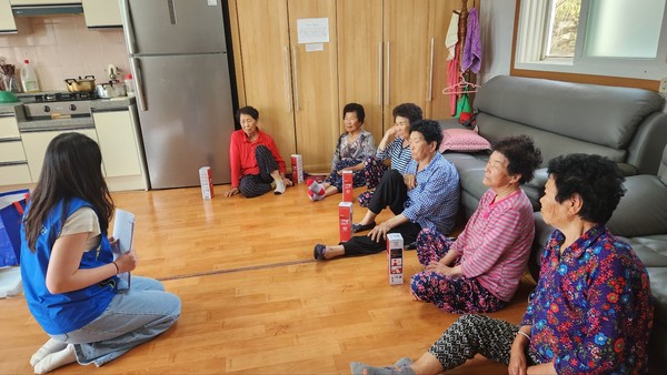 ▲ 남면 유송리 경로당에서 재난대피 교육이 진행되고 있는 모습