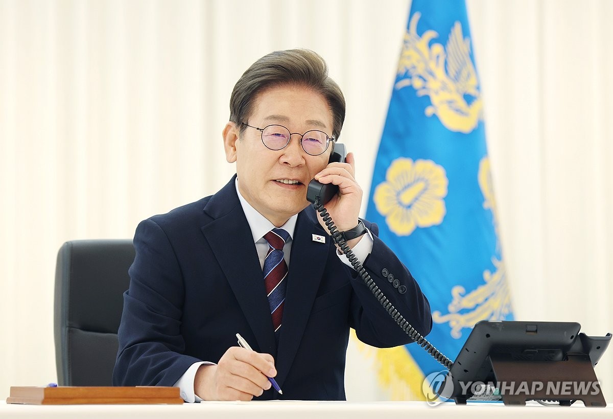 ▲ 트럼프 대통령과 전화 통화 갖는 이재명 대통령[연합뉴스 자료사진]