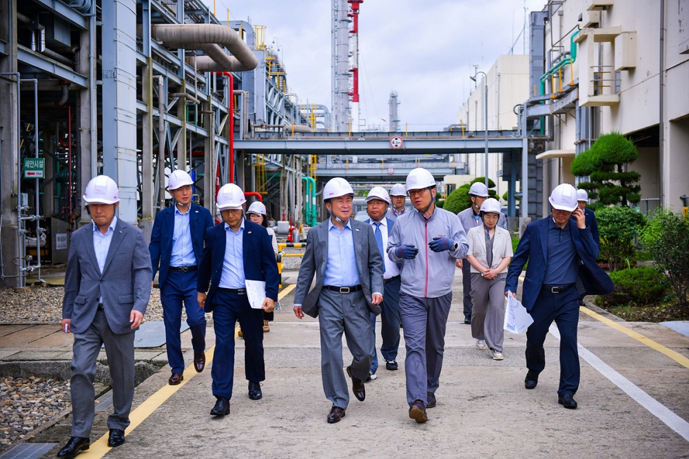 ▲여수시장이 ‘시장이 간다! 여수 통통’ 일환으로 금호석유화학을 방문했다. ⓒ여수시