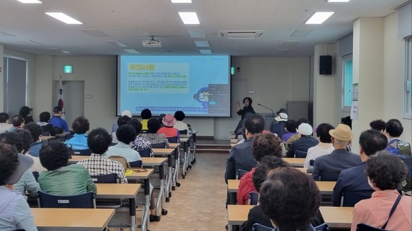 ▲ 안전의식 제고와 안전한 금융거래를 돕고자 마련 ⓒ대한노인회 여수시지회