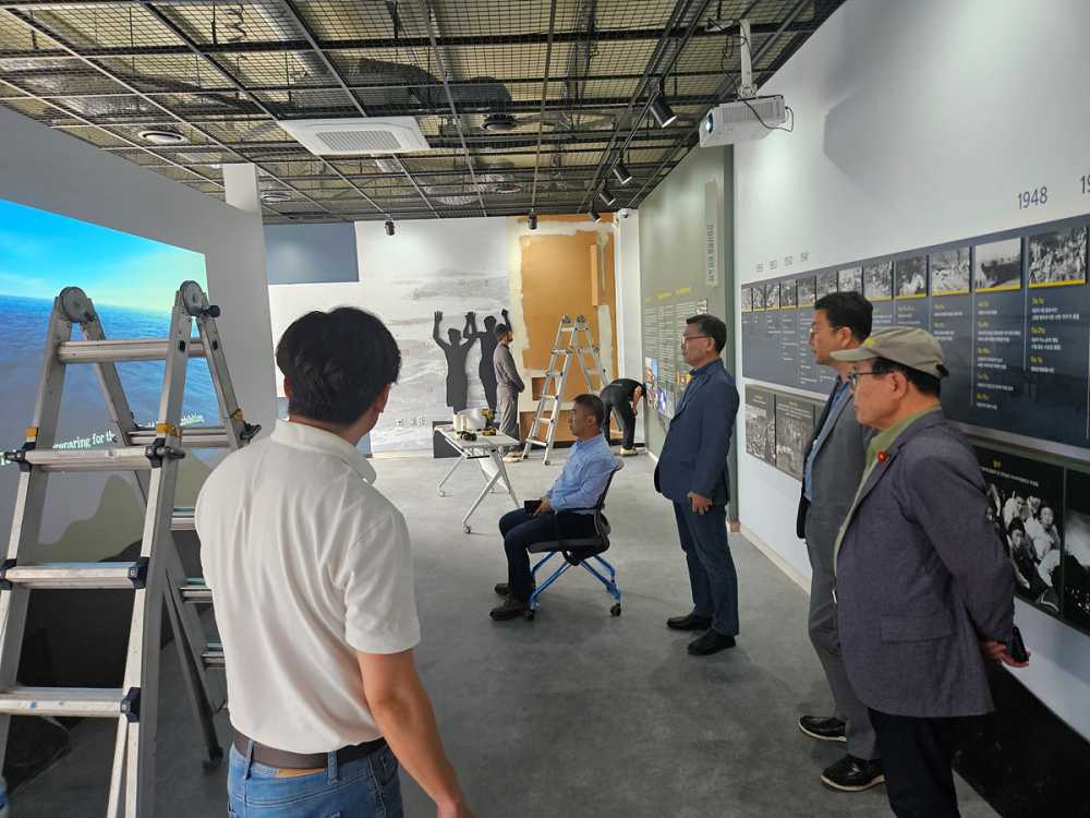 ▲ 여순사건 지역민 희생자 지원사업 시민추진위원회(이하 ‘여순사건 시민추진위’)가 최근 여순10·19사건 홍보관을 찾아 개관 사전점검에 나섰다. ⓒ여수시