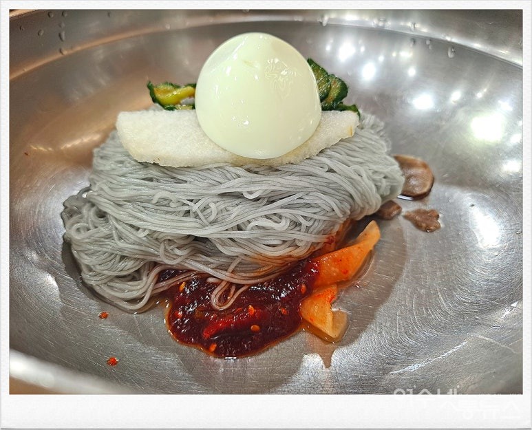 ▲ 여수 함흥면옥 냉면은 면과 양념의 조화로운 맛이 매력적이다.  ⓒ조찬현