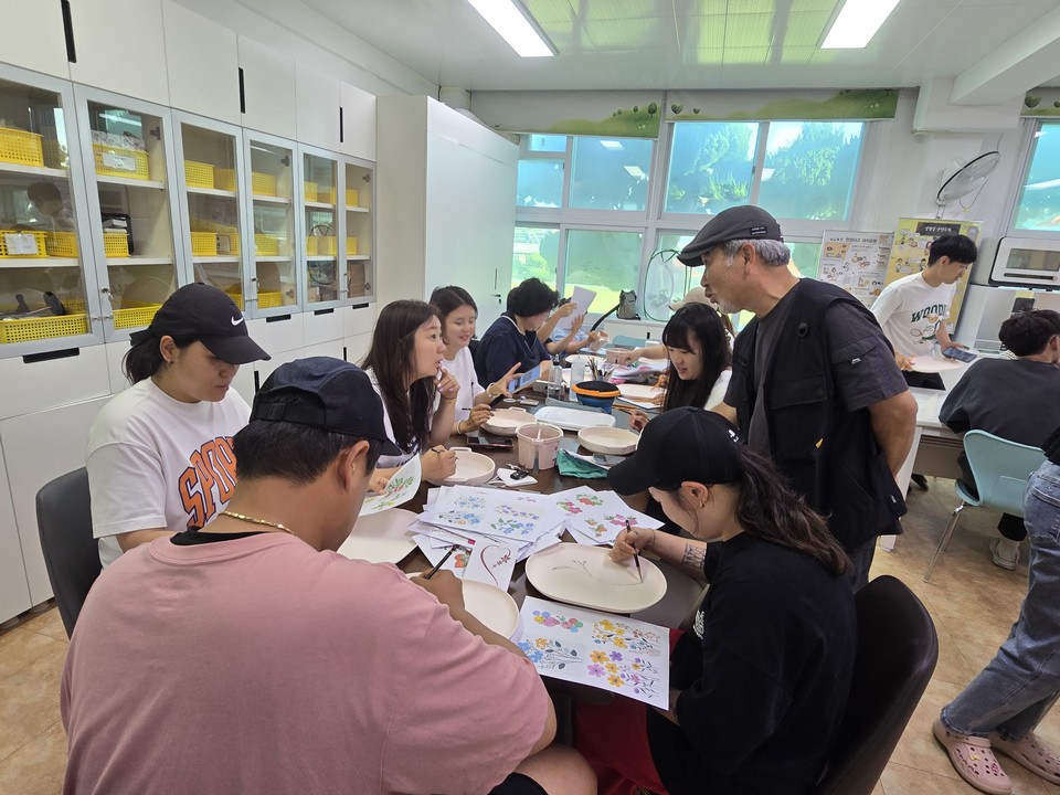 ▲ 김태완 원장, 학부모 대상으로 체험프로그램을 운영하다. ⓒ김광호
