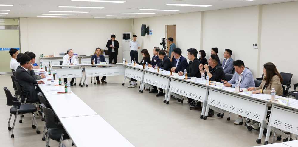 ▲전라남도의회 보건복지환경위원회 현지활동 모습(목포시의료원) ⓒ전라남도의회