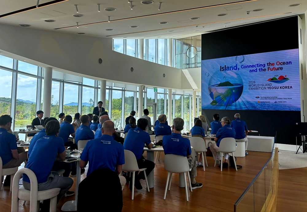 ▲해남에서 열린 ‘주한 유럽국 대사단 초청 도정설명회’에 참석해 유럽 국가들의 섬박람회 참가 유치를 위한 홍보 활동을 전개했다.  ⓒ(재)2026여수세계섬박람회 조직위원회