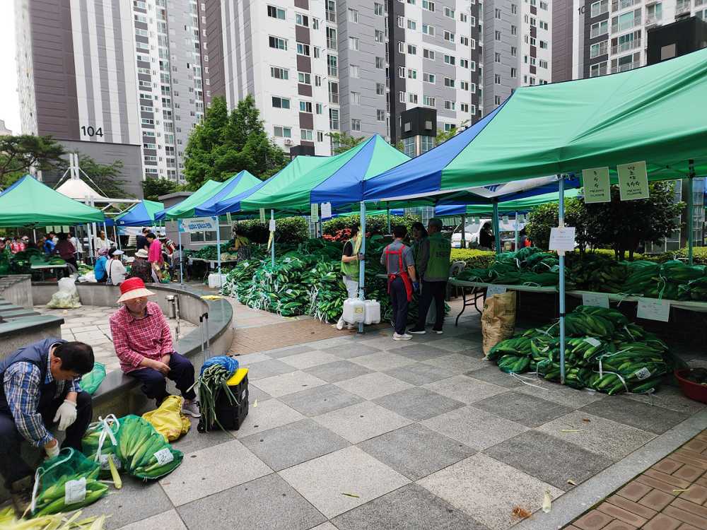▲지난해 열린 여수시 화양면 ‘찾아가는 농특산물 직거래 행복장터’ ⓒ여수시