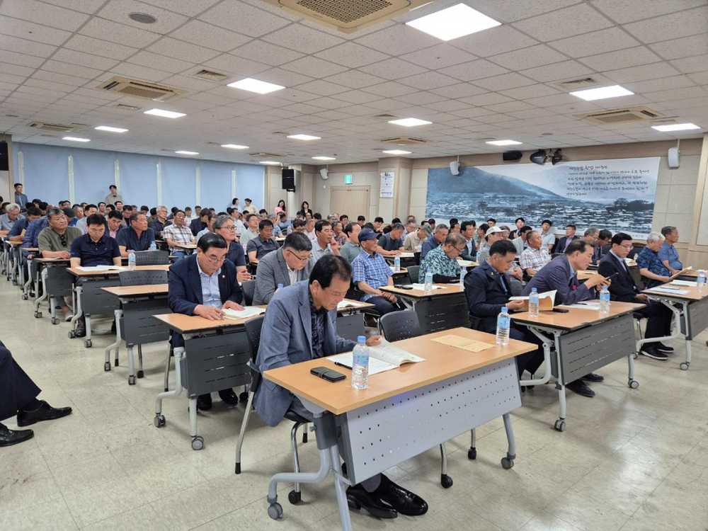 ▲ 지난 2일 여수수협 대회의실에서 ‘2025년 수산 정책 설명회’를 개최했다. ⓒ여수시