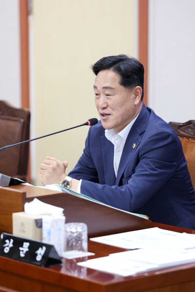 ▲업무보고 질의하는 강문성 전남도의원  ⓒ전라남도의회