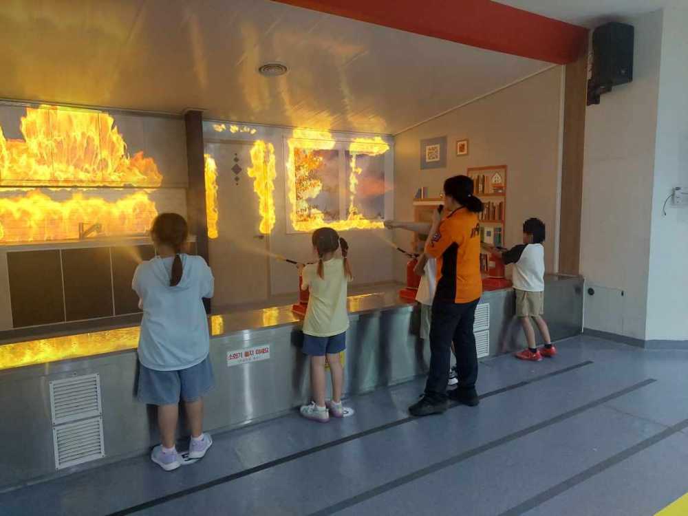 ▲ 지난 12일 사례관리 대상 아동과 가족 52명을 대상으로 전북 임실과 남원 일대를 방문해 문화·안전 체험을 실시했다고 밝혔다. ⓒ여수시