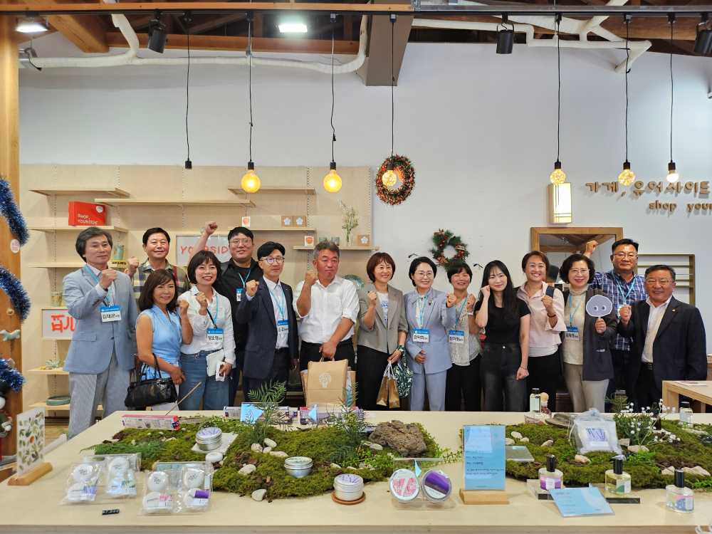 ▲ 여수시의회 소상공인 정책 연구회, 전남 강진에서 ‘상생·혁신’ 해법 찾다.  ⓒ여수시의회