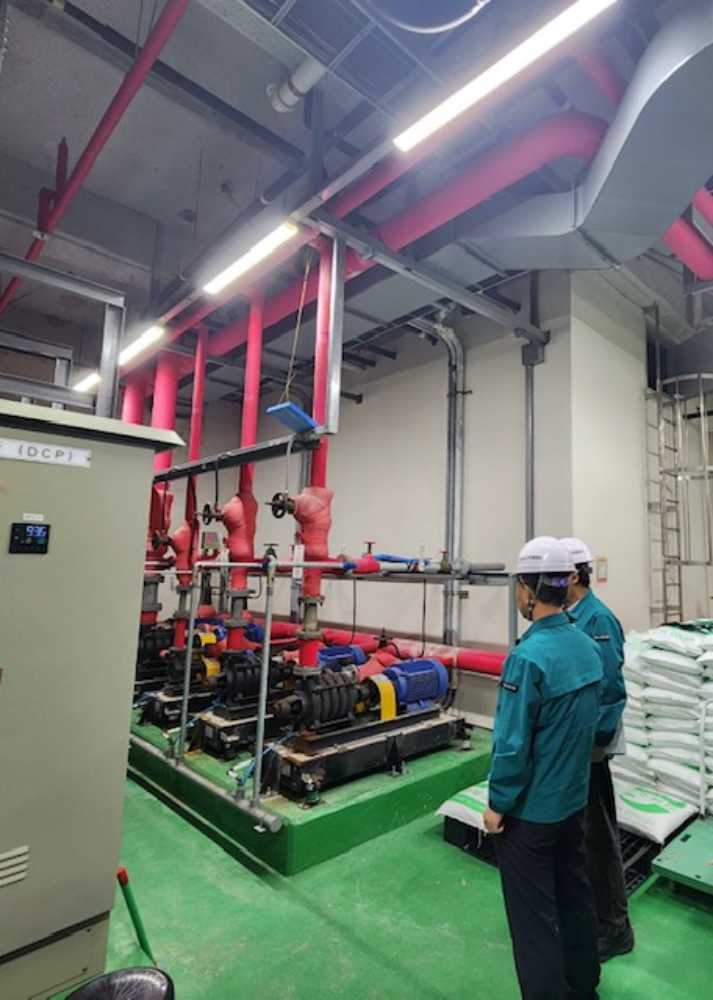 ▲지난 17일 순천시관계자들이 문화건강센터에서 지하실 화재예방점검을 하고있다. ⓒ순천시