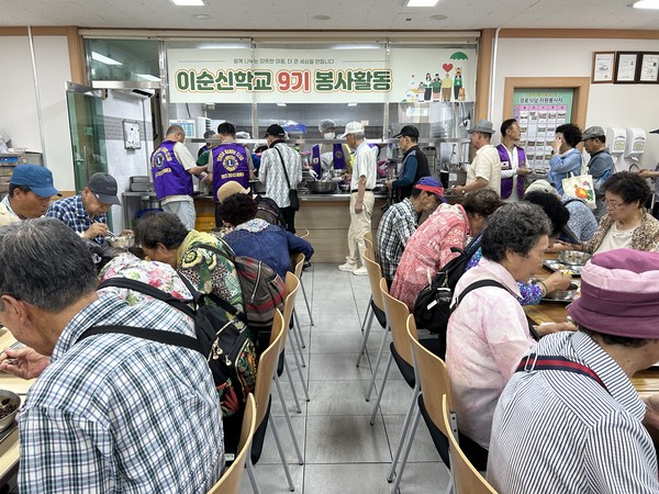 ▲ 자장면 무료나눔 행사ⓒ동여수노인복지관