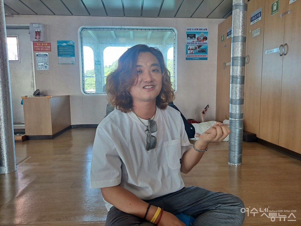 ▲ 여수에서 활동하는 싱어송라이터 서혁신 가수다. ⓒ조찬현